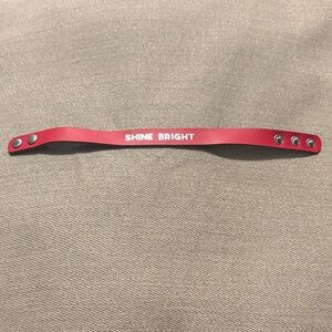Thirty-One “Shine Bright” Just Write Leather Bracelet in VeryCherry